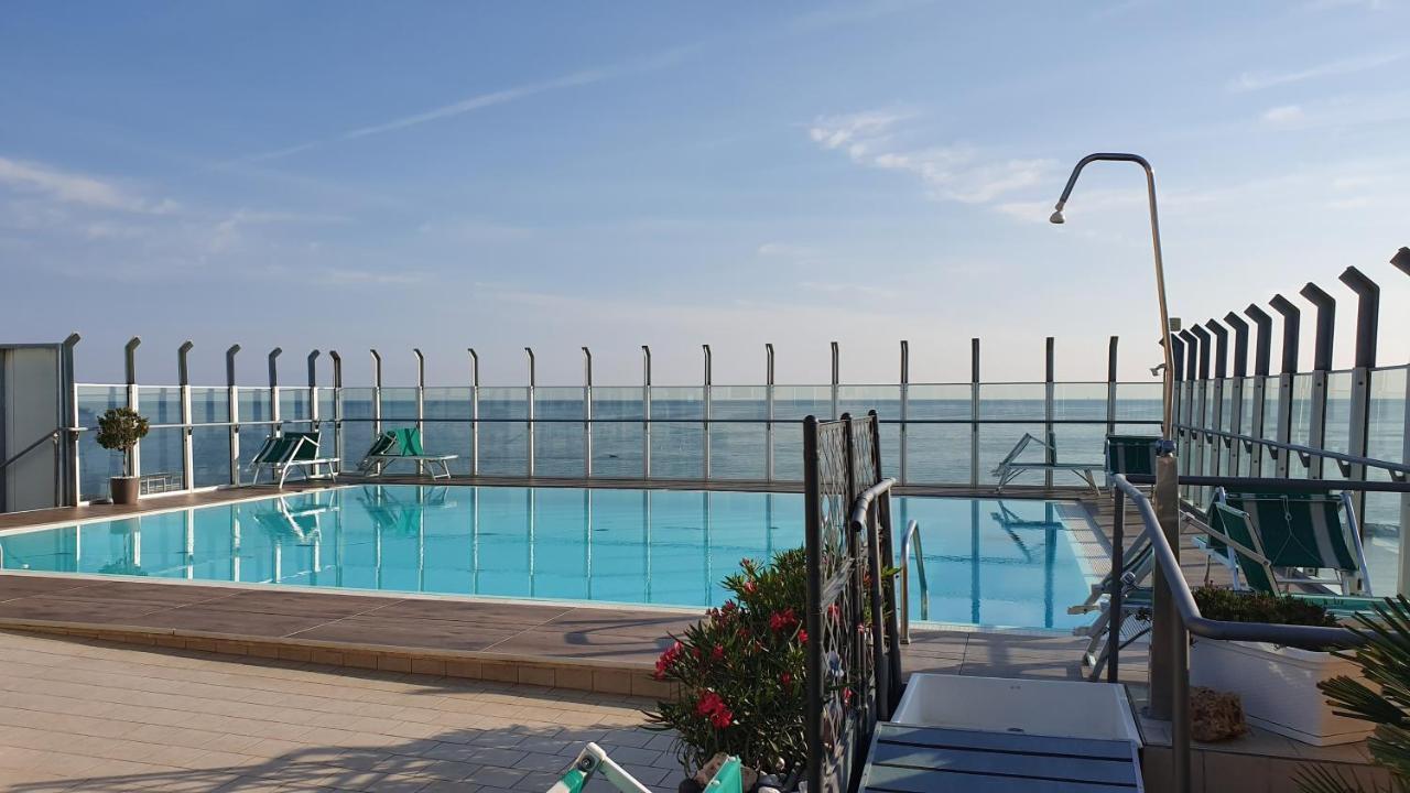 Hotel Napoleon Gabicce Mare Dış mekan fotoğraf