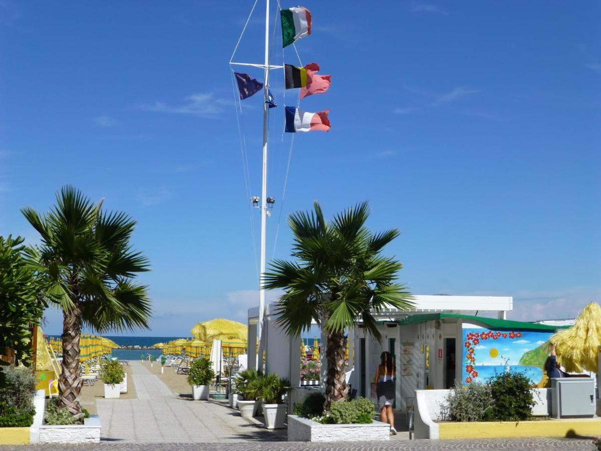 Hotel Napoleon Gabicce Mare Dış mekan fotoğraf