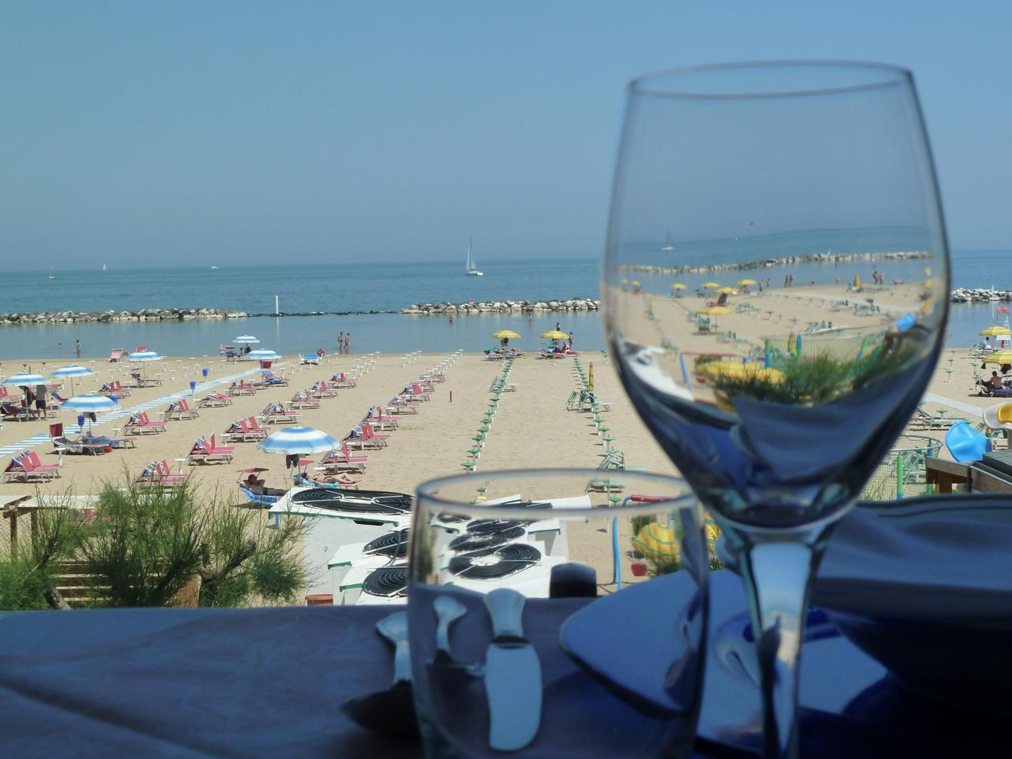 Hotel Napoleon Gabicce Mare Dış mekan fotoğraf